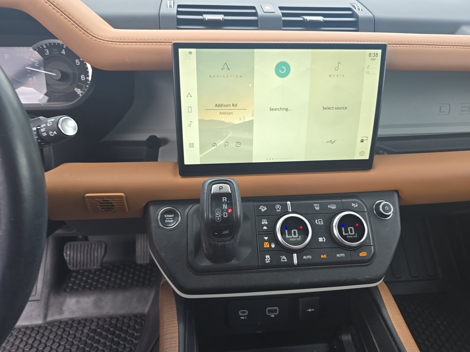 2023 Land Rover Defender 130 X-Dynamic SE AWD