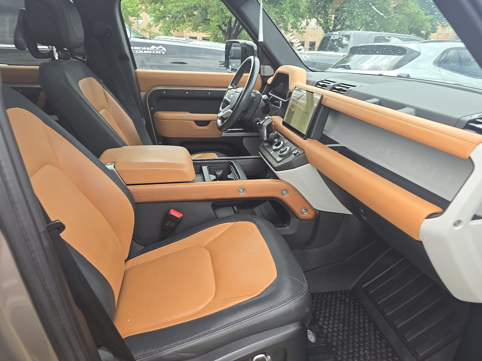 2023 Land Rover Defender 130 X-Dynamic SE AWD