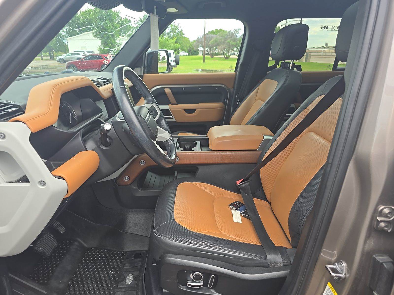 2023 Land Rover Defender 130 X-Dynamic SE AWD