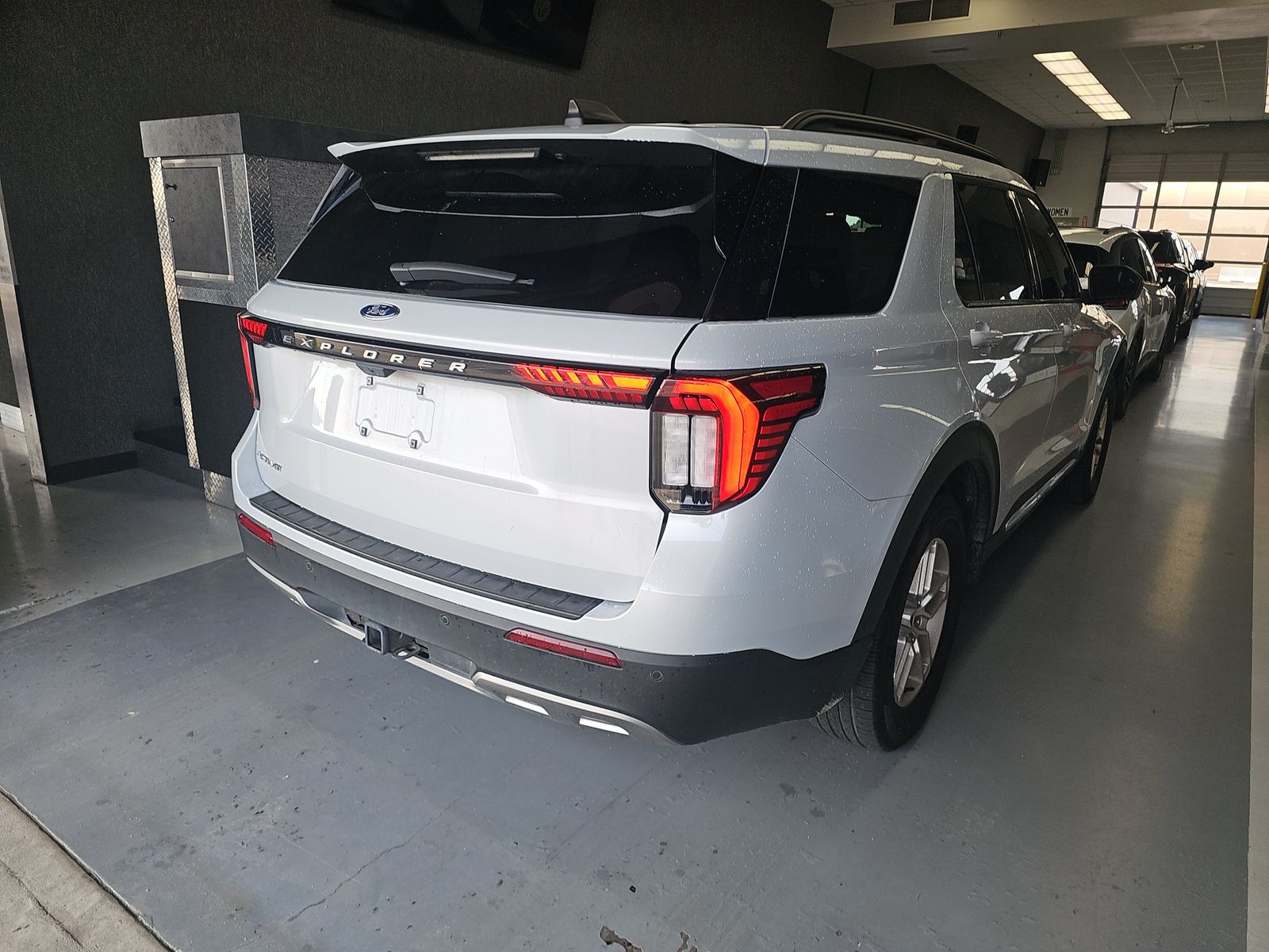 FORD EXPLORER - 5