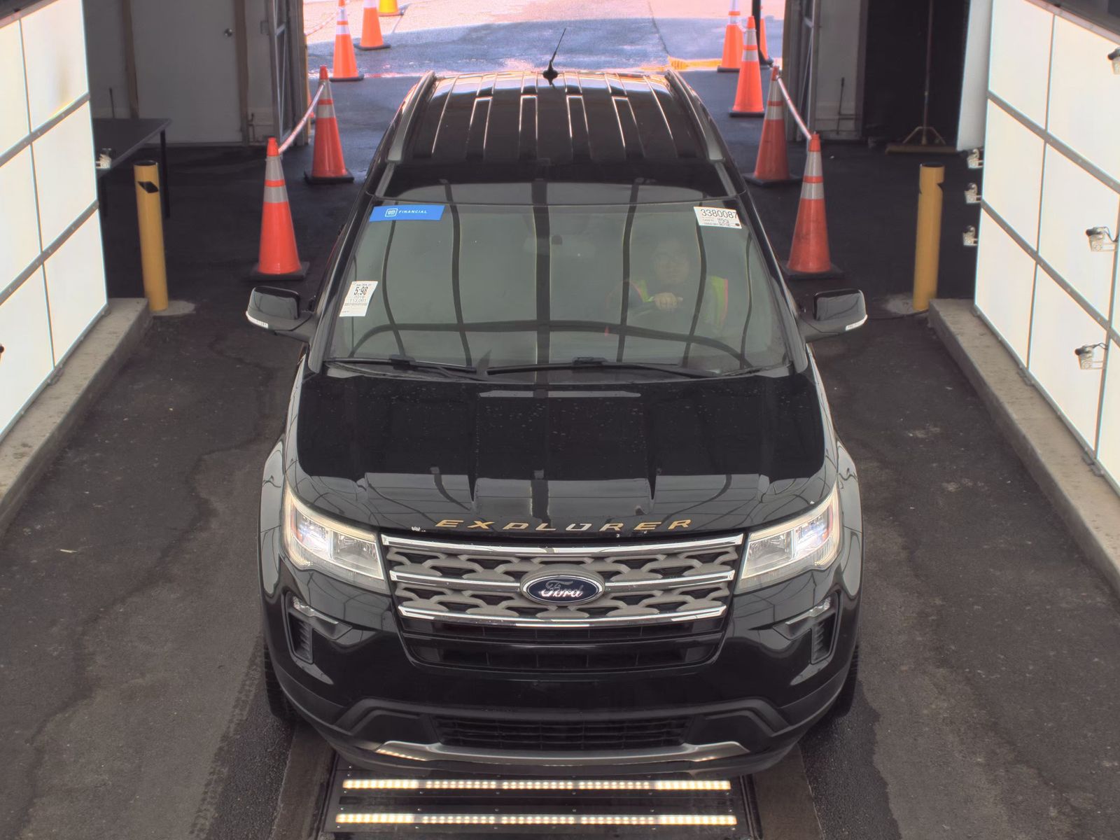 FORD EXPLORER - 3