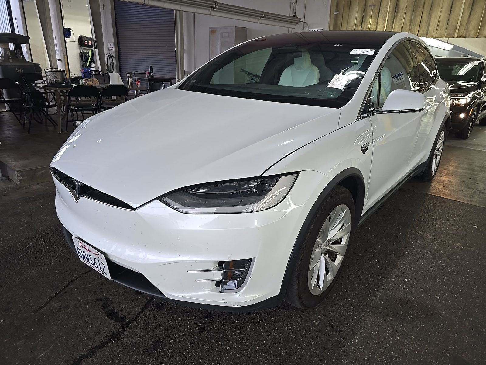 TESLA MODEL X - 1