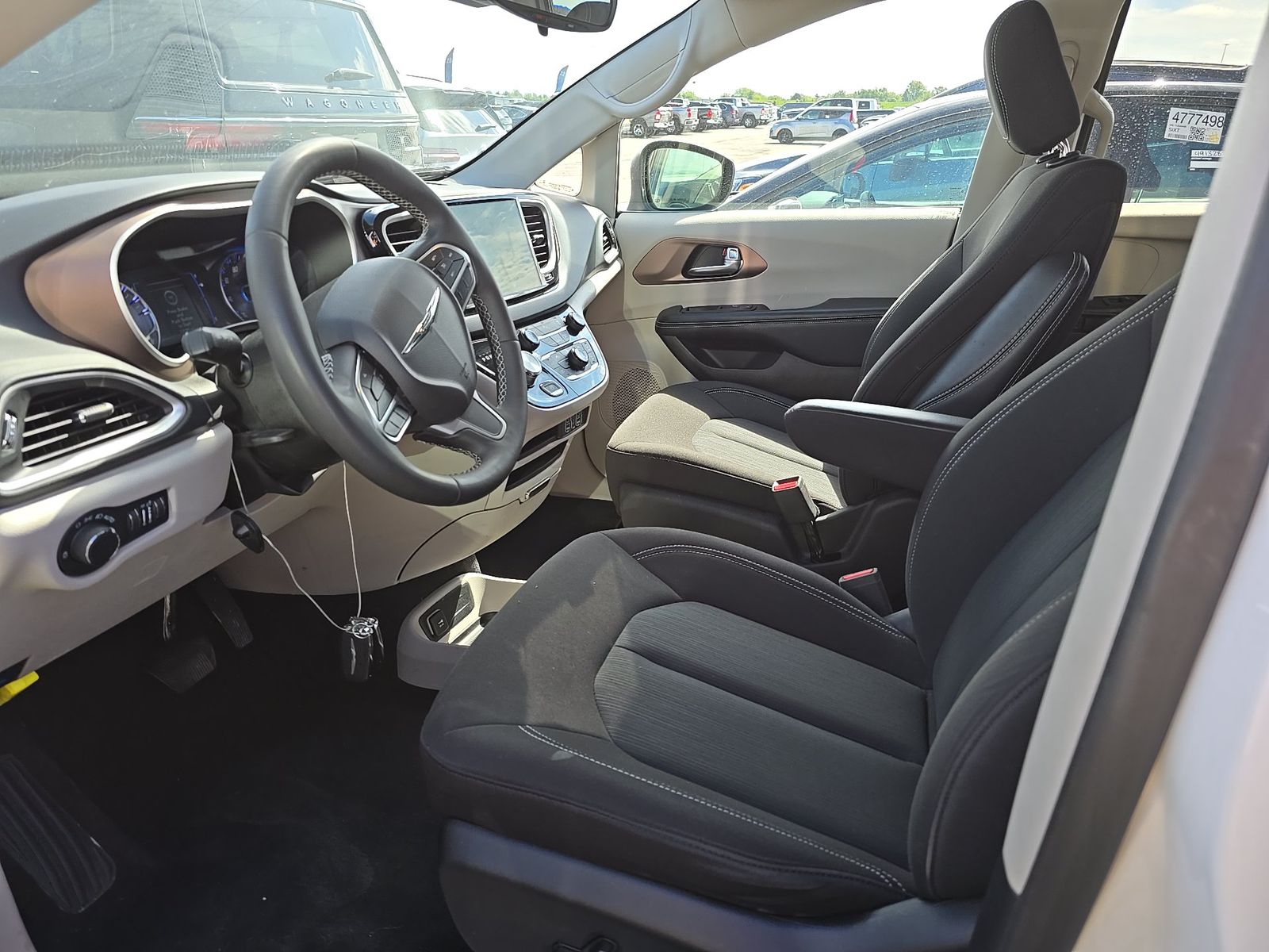 CHRYSLER VOYAGER - 8