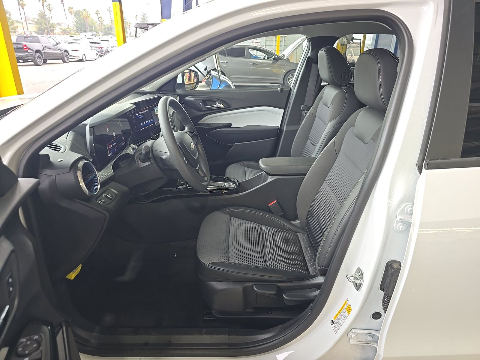 CHEVROLET TRAX - 8