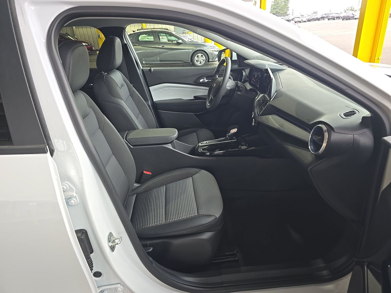 CHEVROLET TRAX - 9