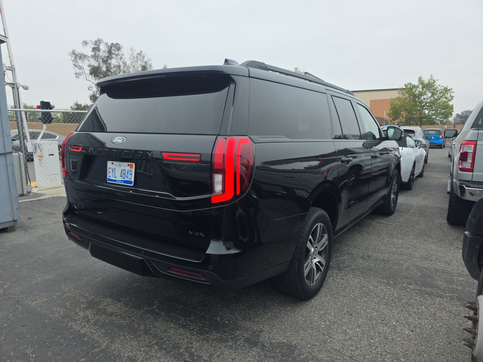 FORD EXPEDITION MAX - 5