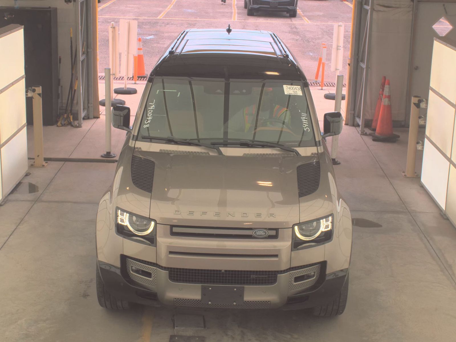 2023 Land Rover Defender 130 X-Dynamic SE AWD