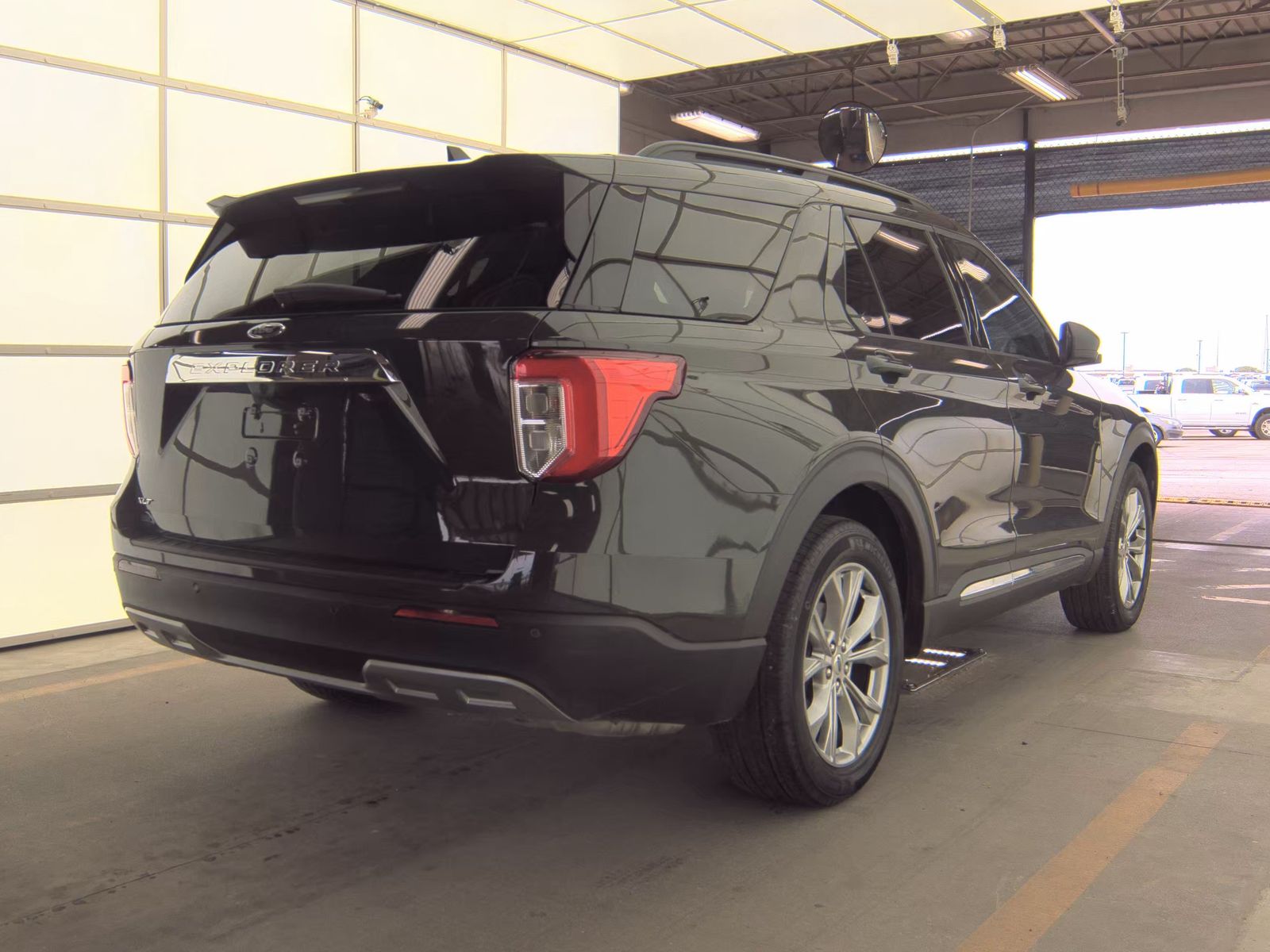 FORD EXPLORER - 6