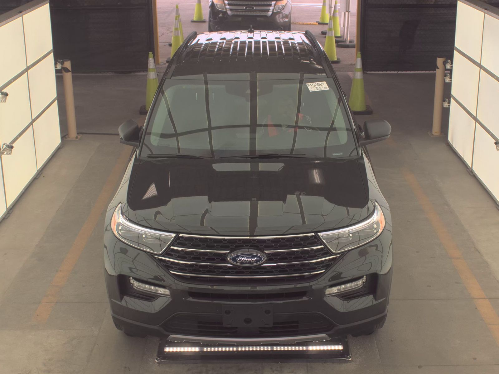 FORD EXPLORER - 3