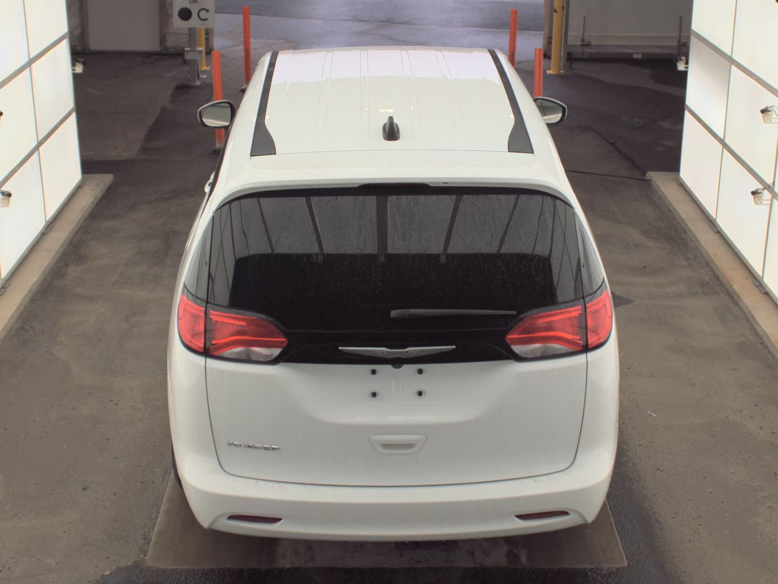 CHRYSLER VOYAGER - 7