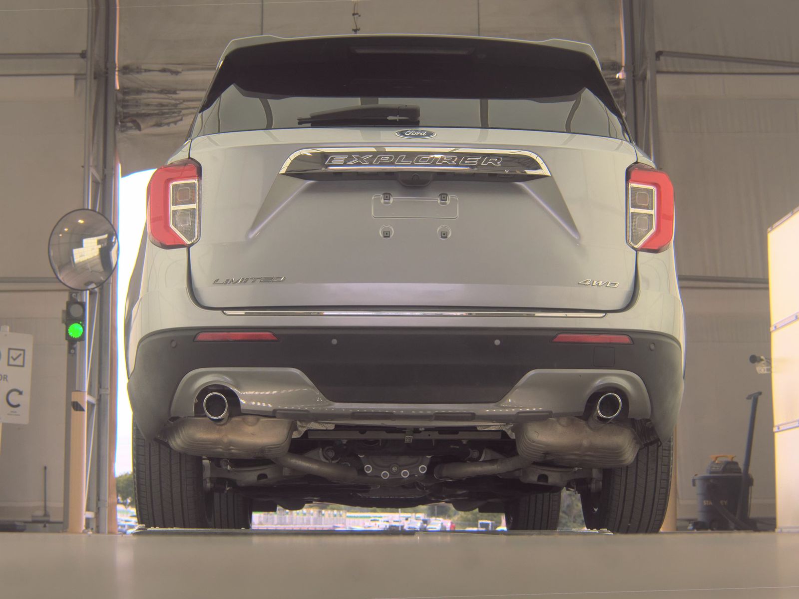 FORD EXPLORER - 8