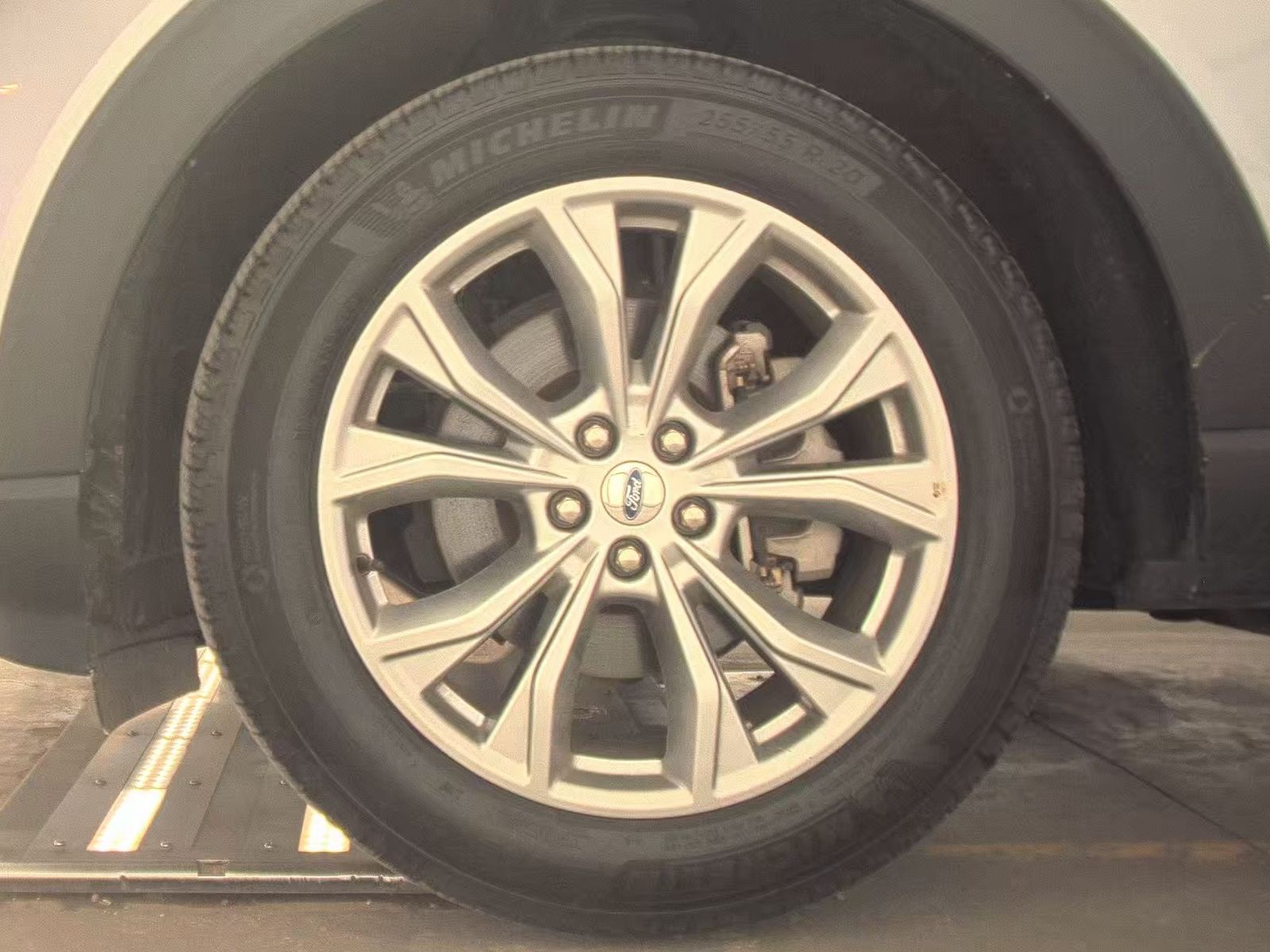 FORD EXPLORER - 10