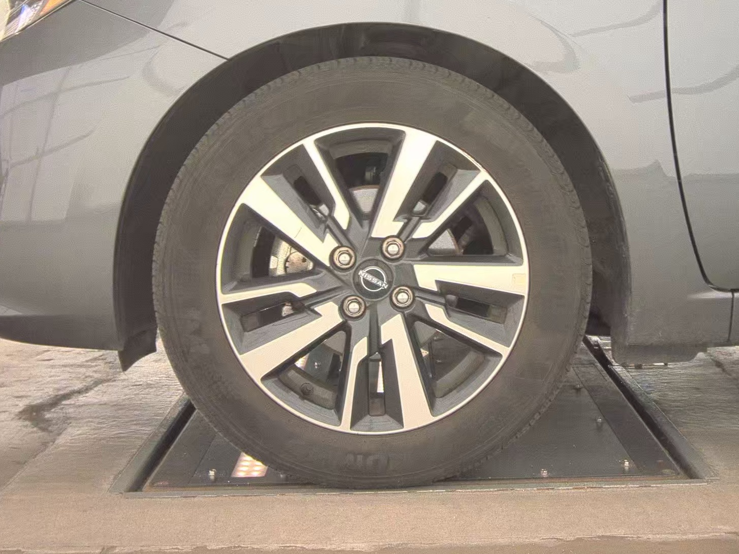 NISSAN VERSA - 10