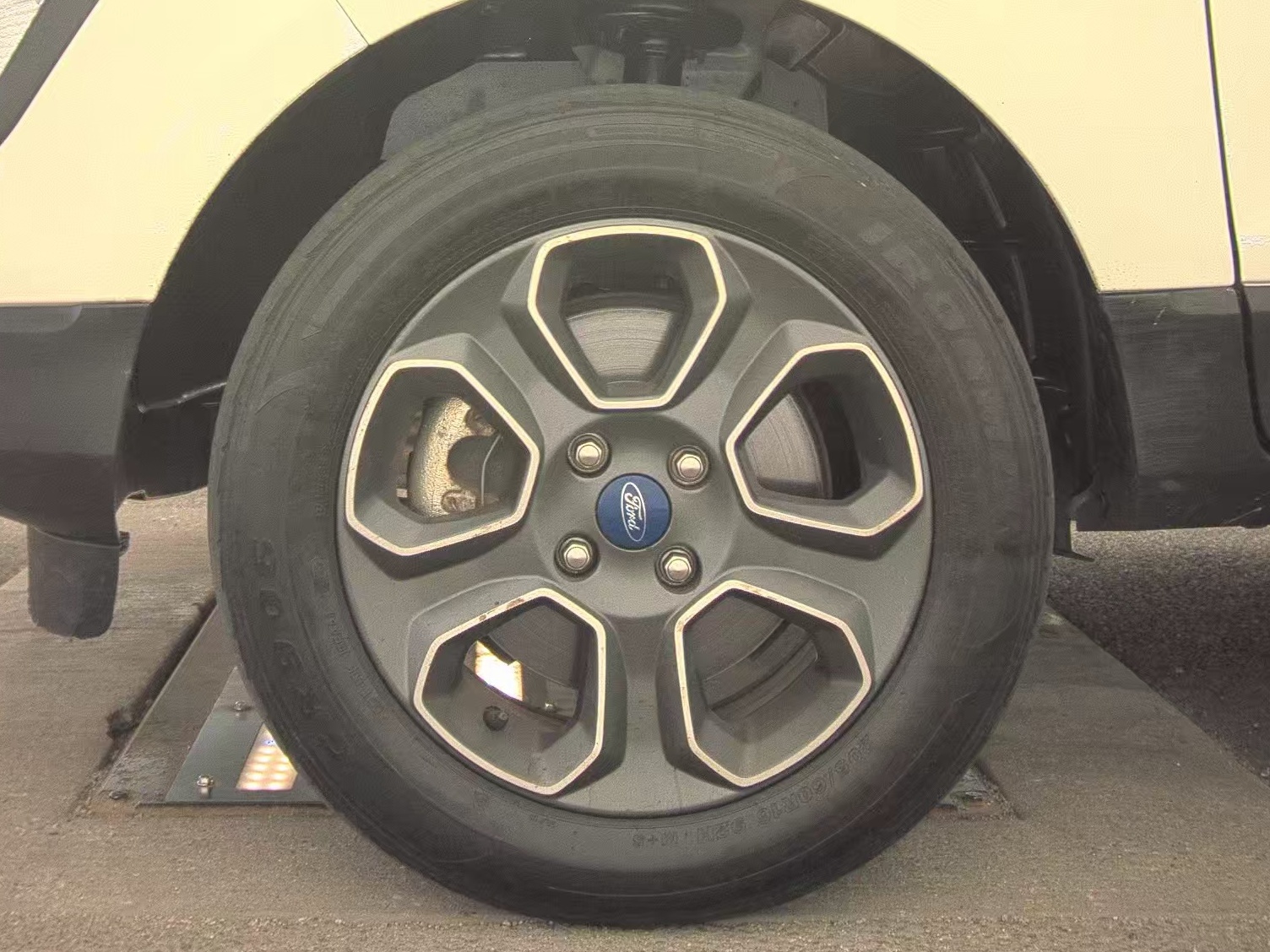 FORD ECOSPORT - 10