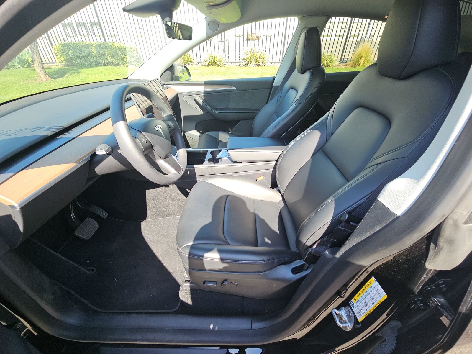TESLA MODEL Y - 8