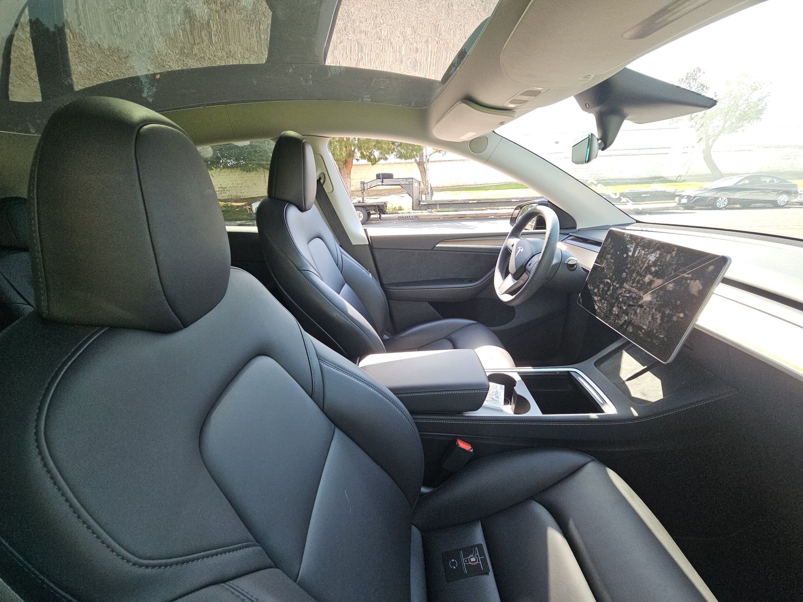 TESLA MODEL Y - 9