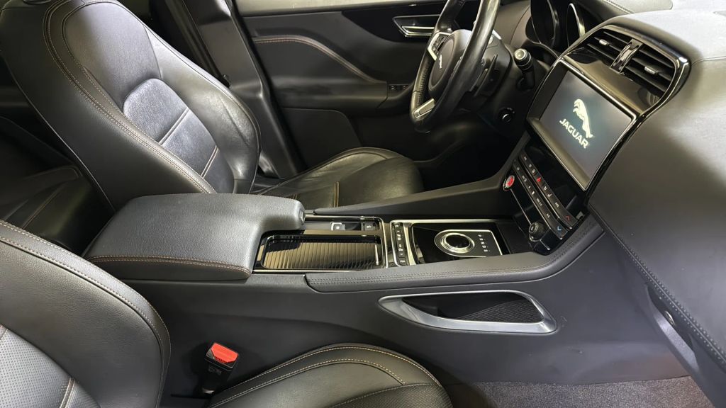 2019 Jaguar F-PACE 30t Prestige AWD