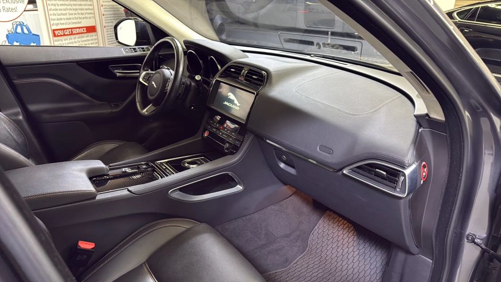 2019 Jaguar F-PACE 30t Prestige AWD