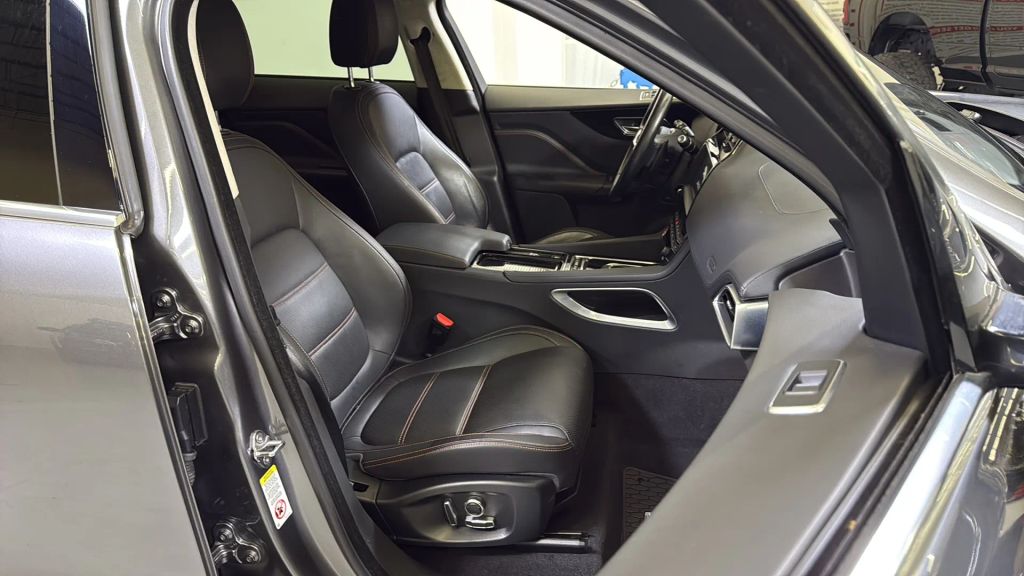 2019 Jaguar F-PACE 30t Prestige AWD
