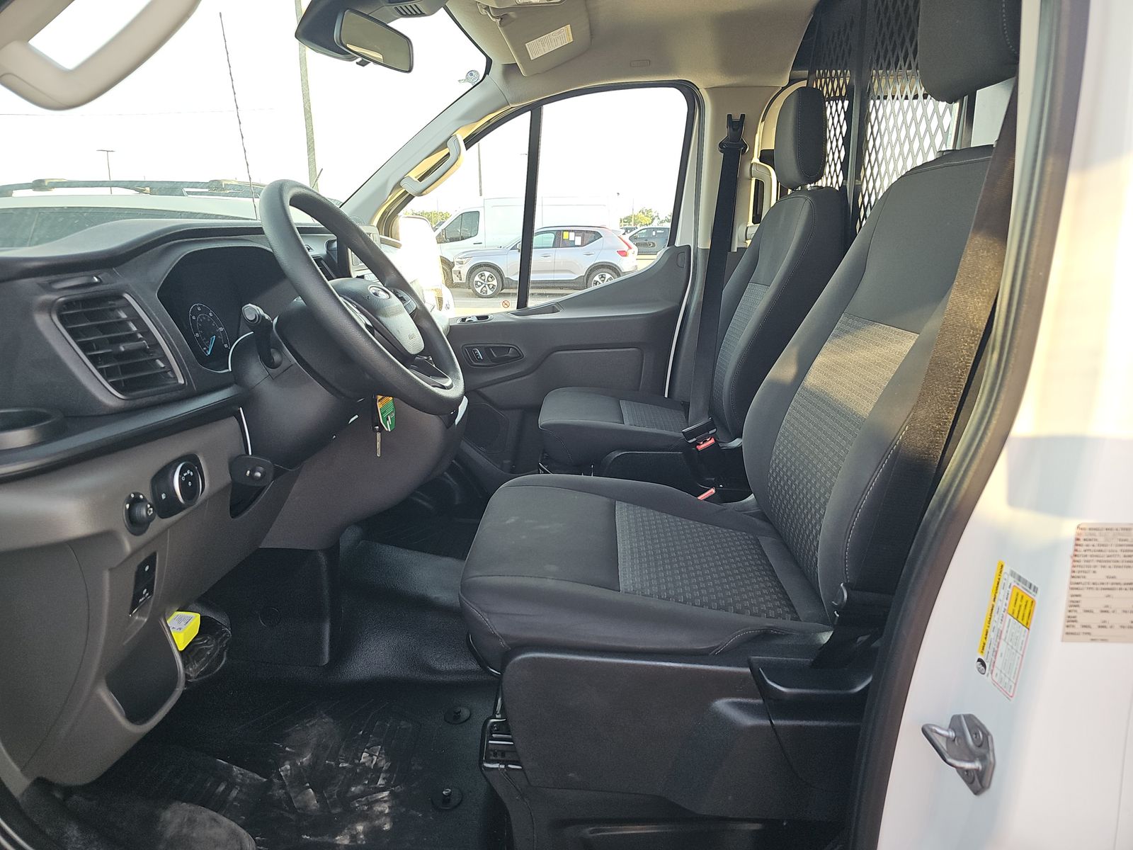 FORD TRANSIT 250 - 8