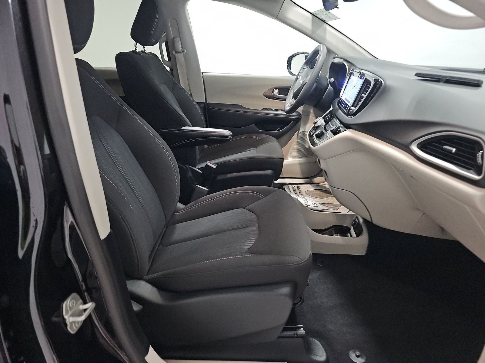 CHRYSLER VOYAGER - 9