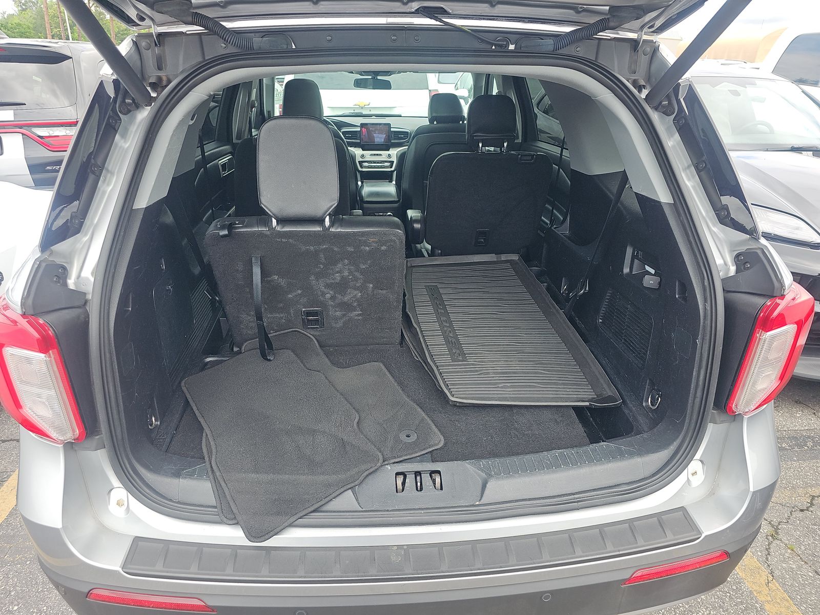 2020 Ford Explorer XLT RWD