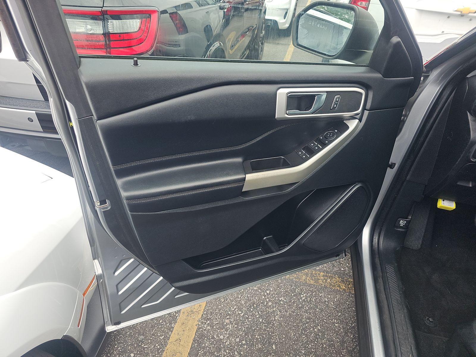 2020 Ford Explorer XLT RWD
