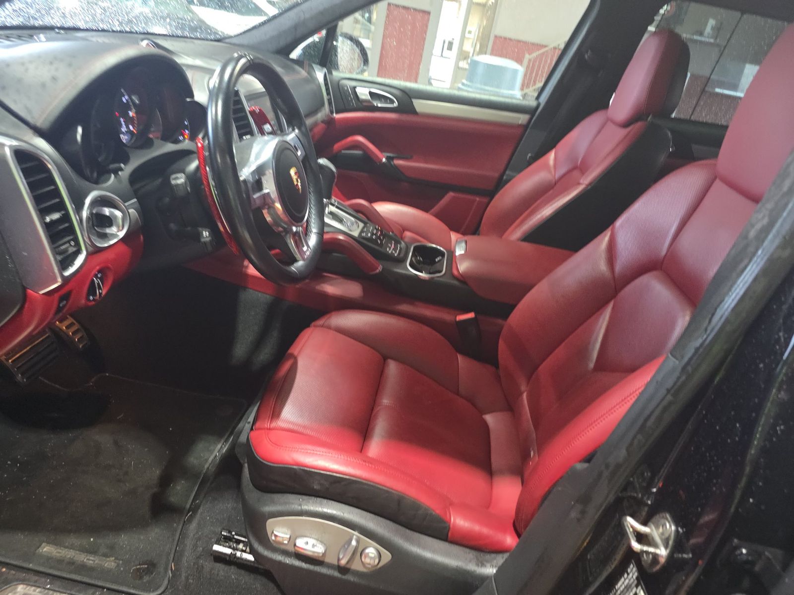 PORSCHE CAYENNE - 8