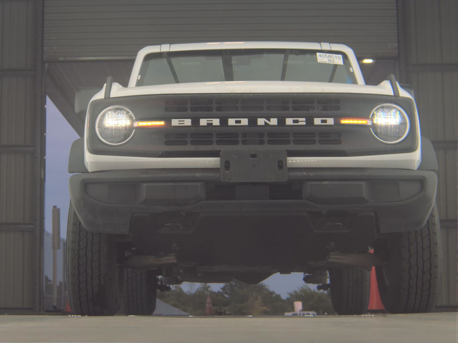 FORD BRONCO - 4