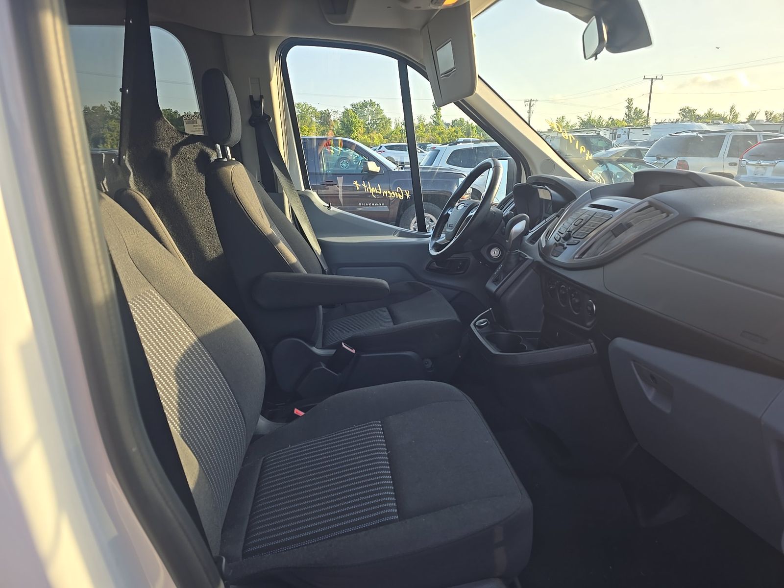 FORD TRANSIT 150 - 9