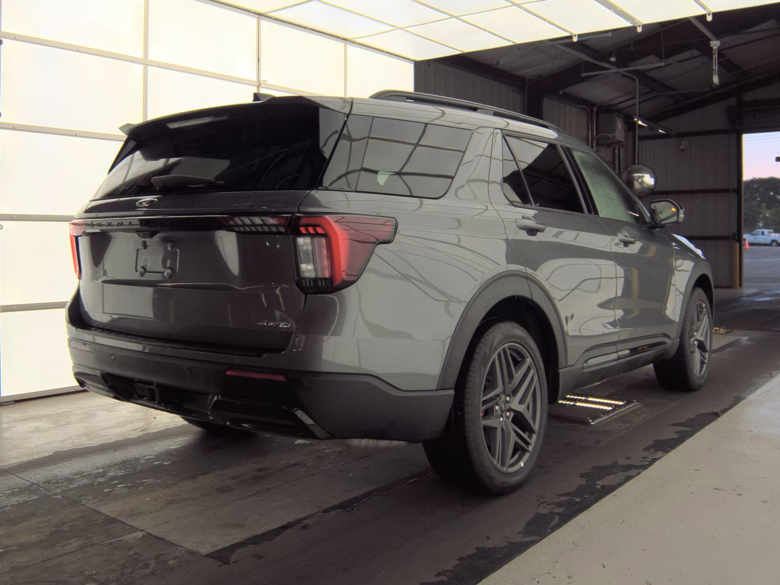 FORD EXPLORER - 6