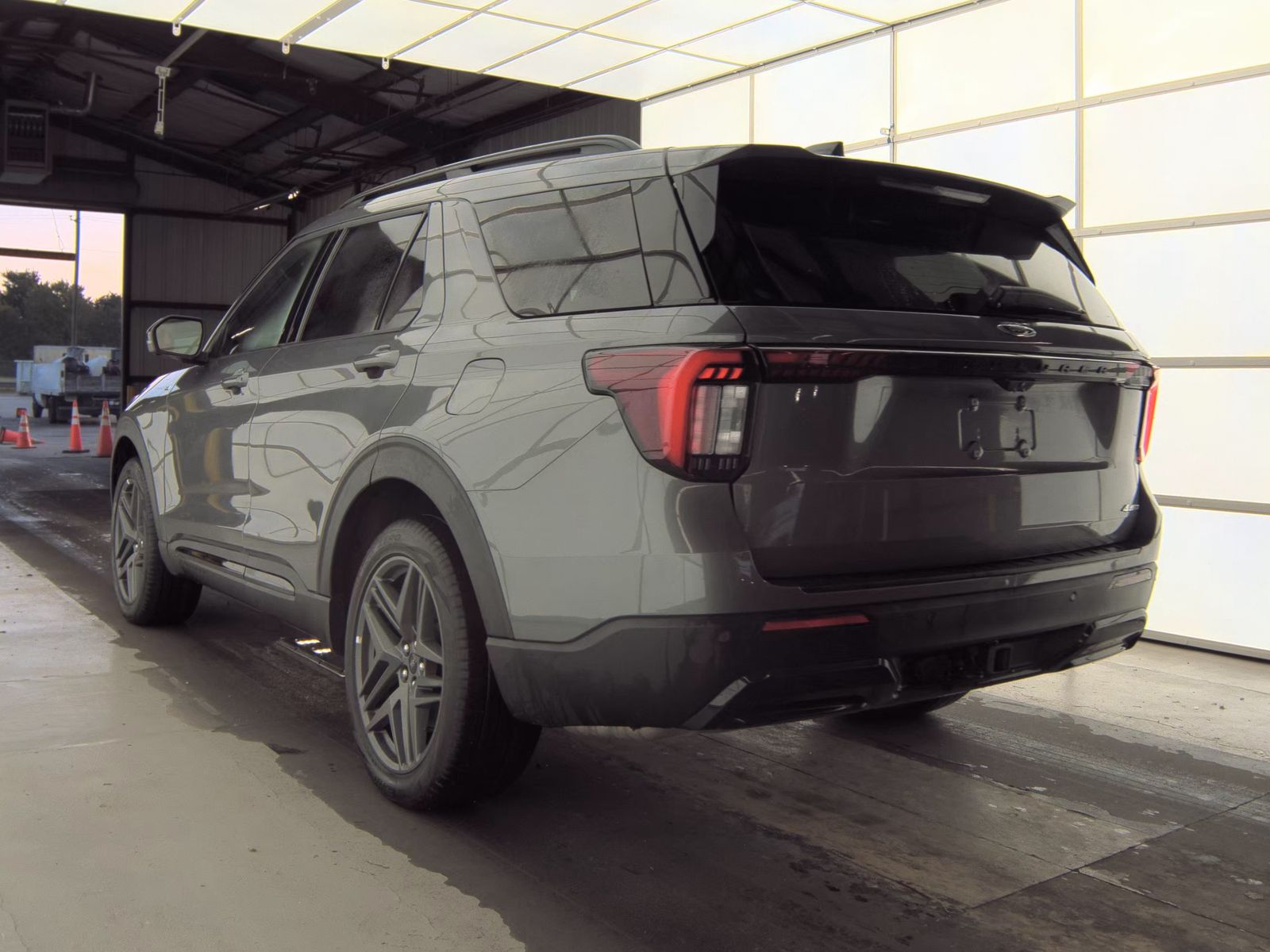 FORD EXPLORER - 9