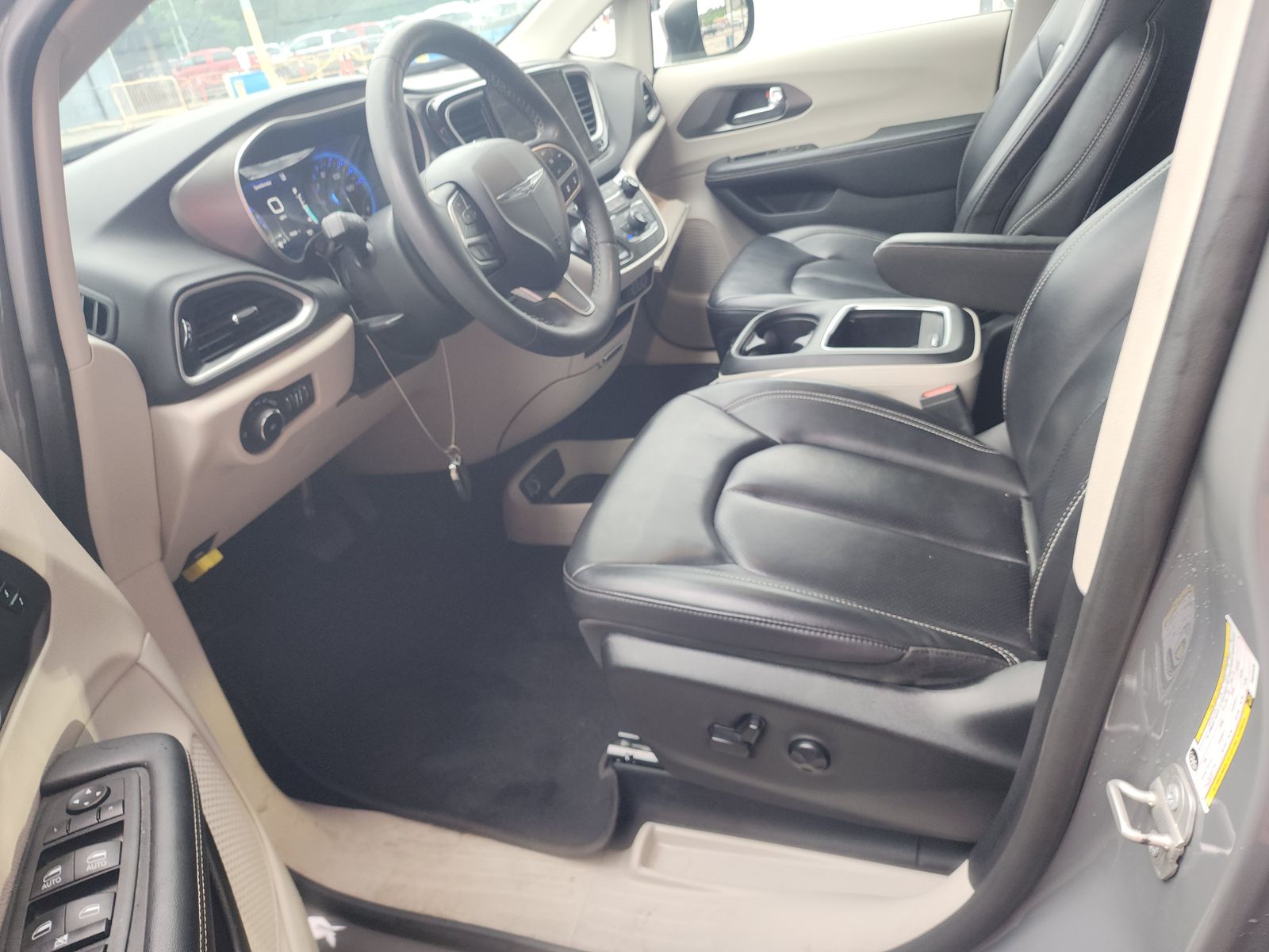 2023 Chrysler Pacifica Touring L FWD