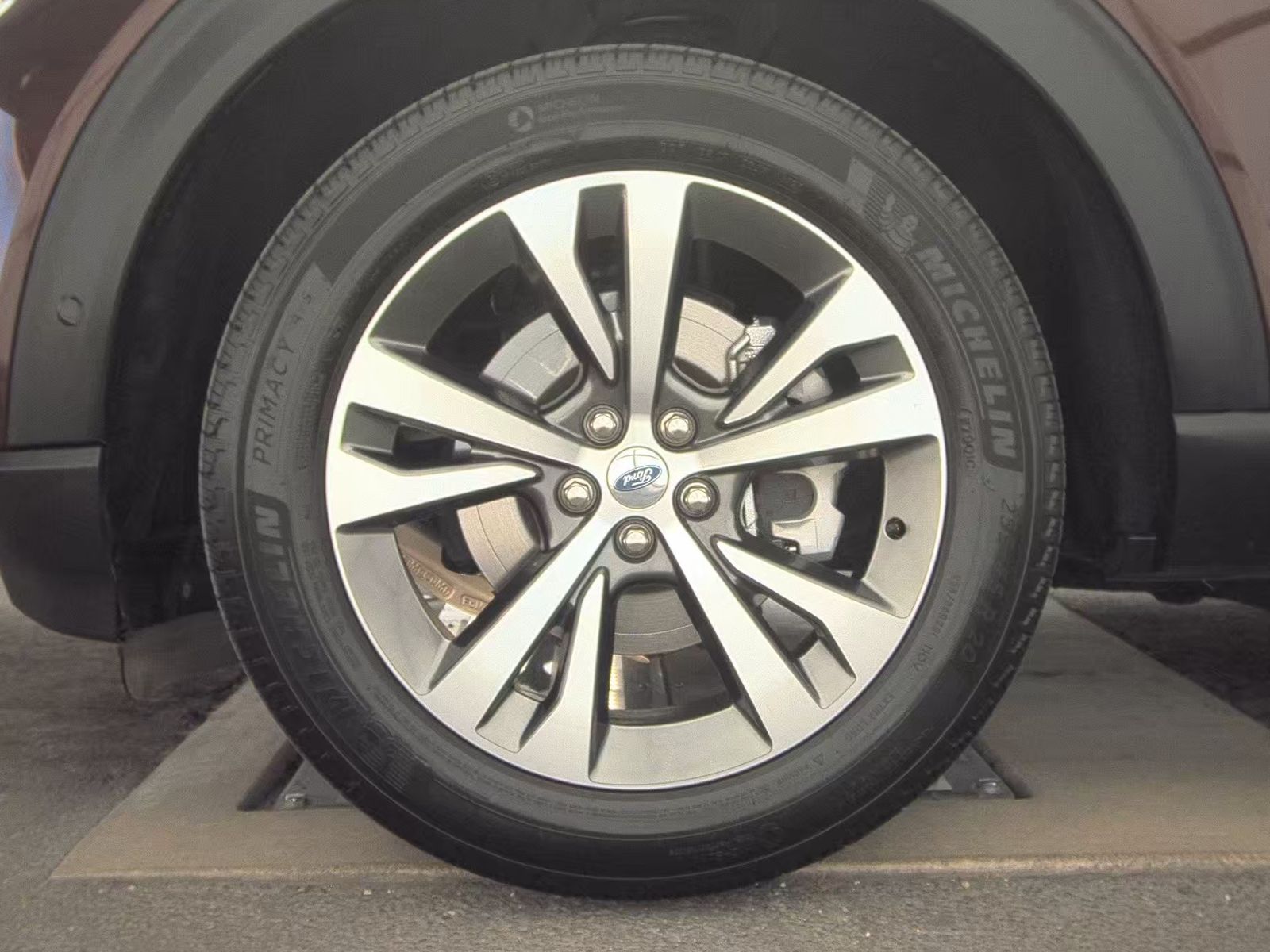FORD EXPLORER - 10