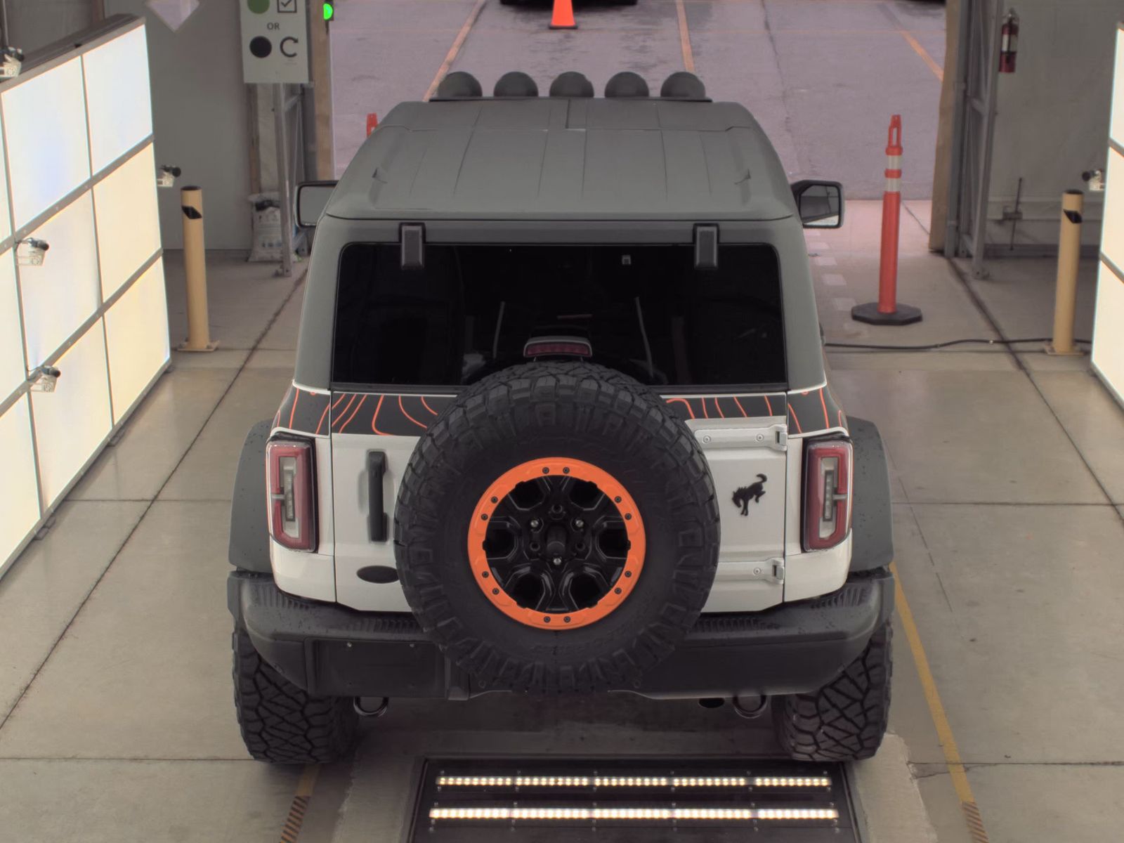 FORD BRONCO - 7