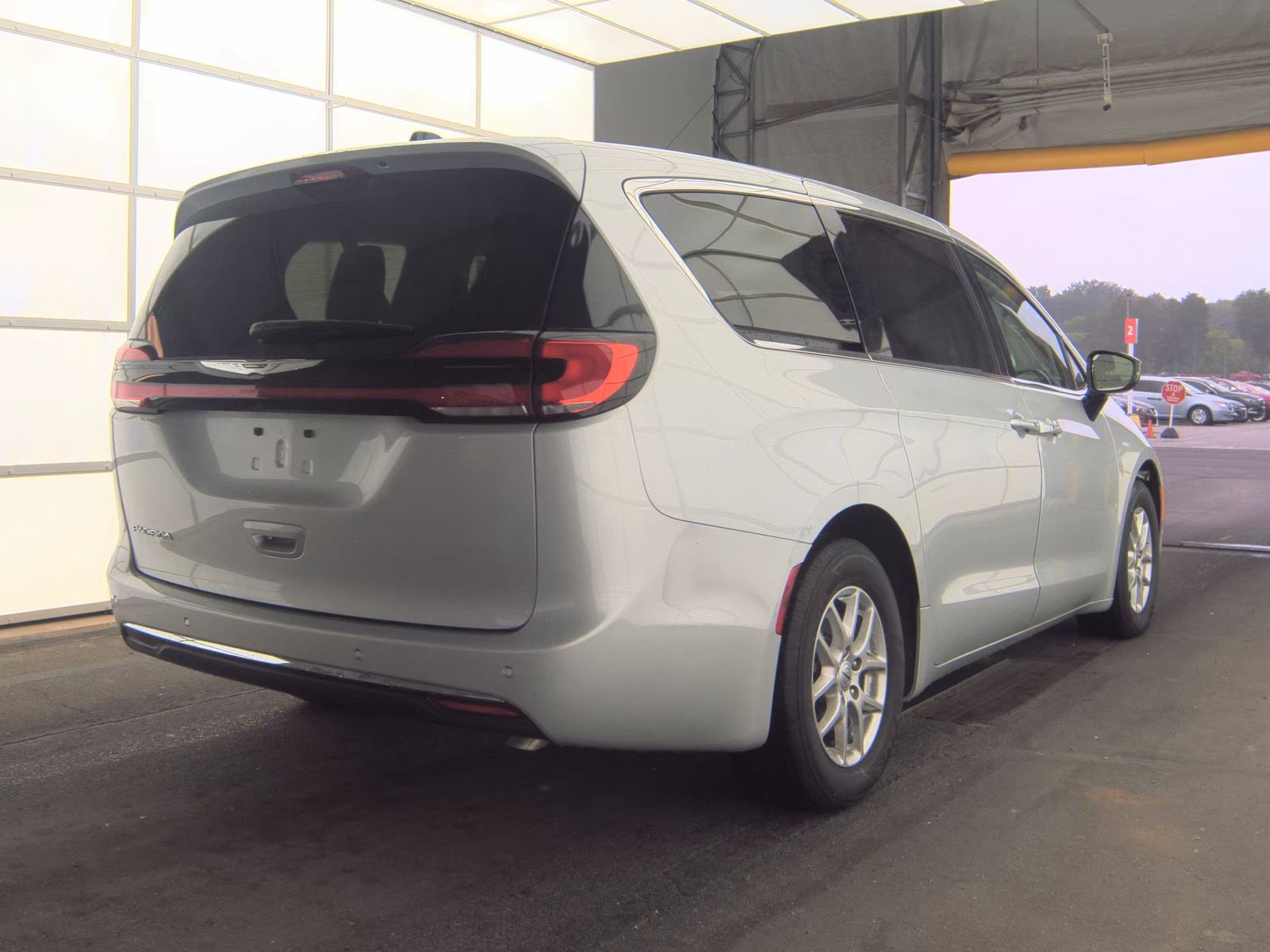 2024 Chrysler Pacifica Touring L FWD