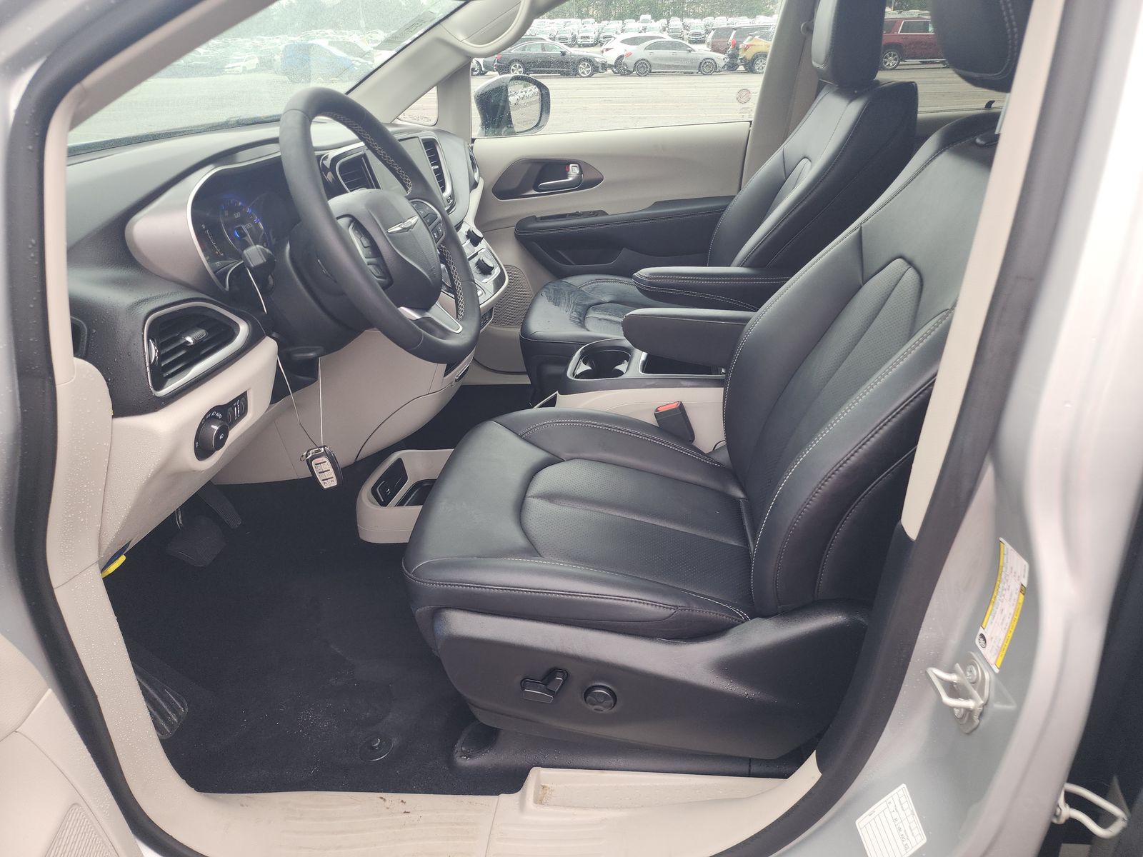 2024 Chrysler Pacifica Touring L FWD
