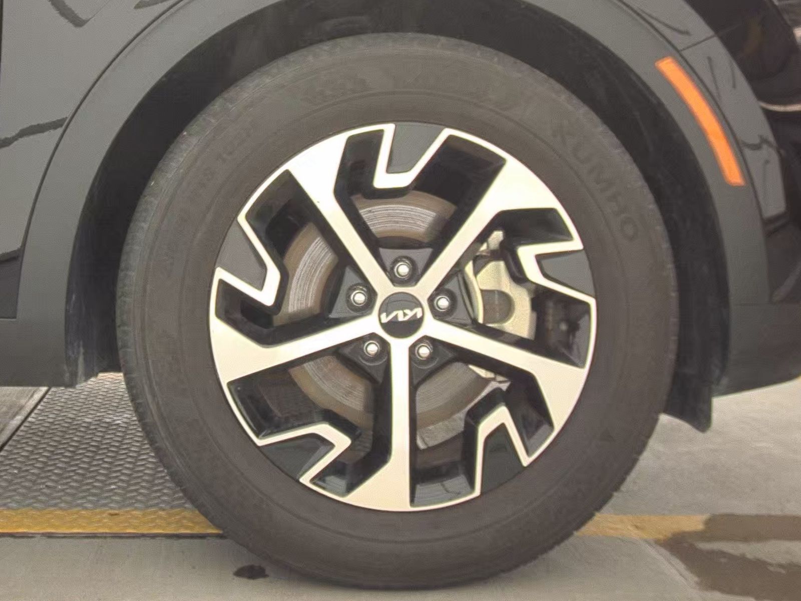 2025 Kia Sportage EX FWD
