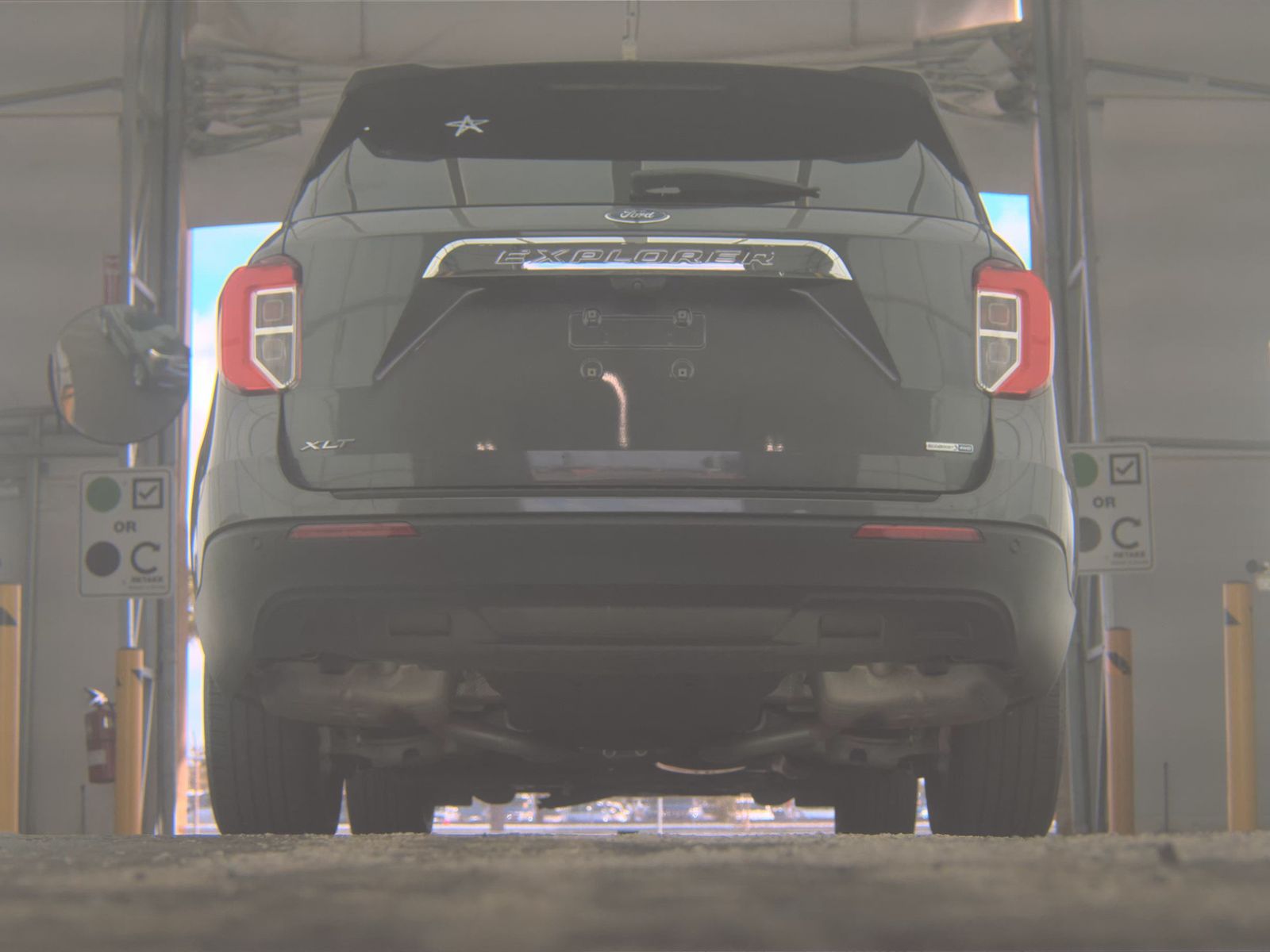 FORD EXPLORER - 8
