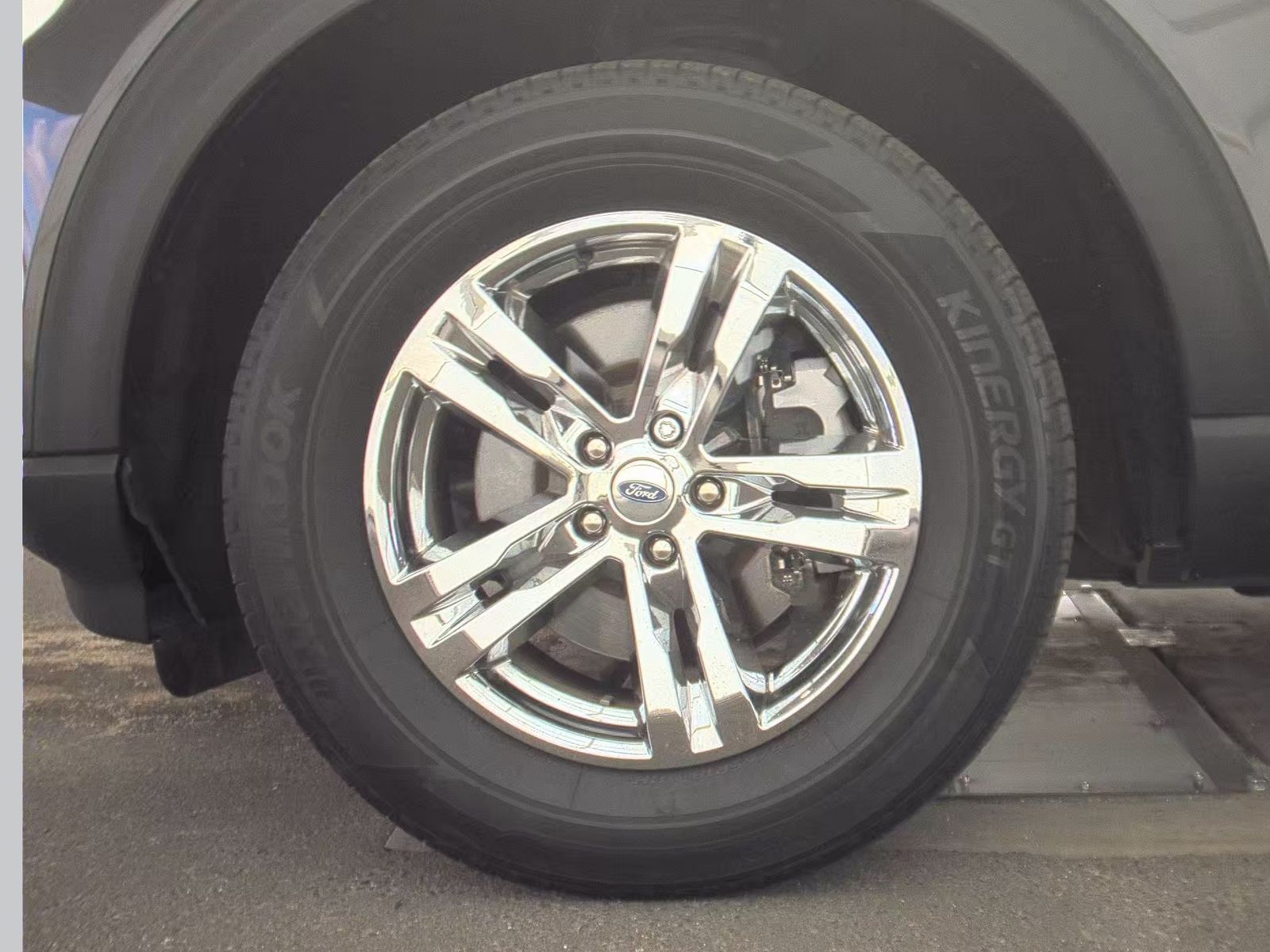 FORD EXPLORER - 10