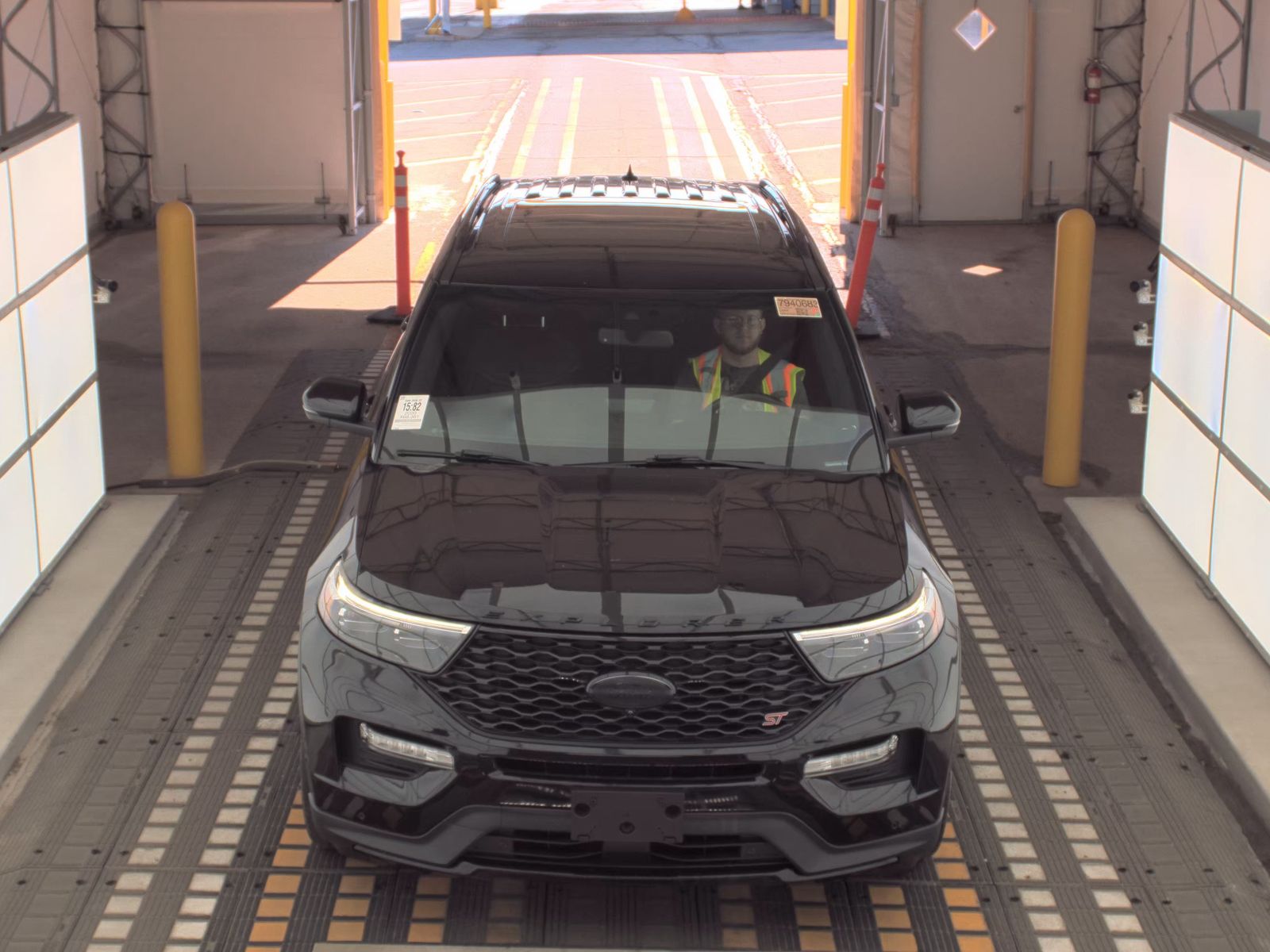 FORD EXPLORER - 3