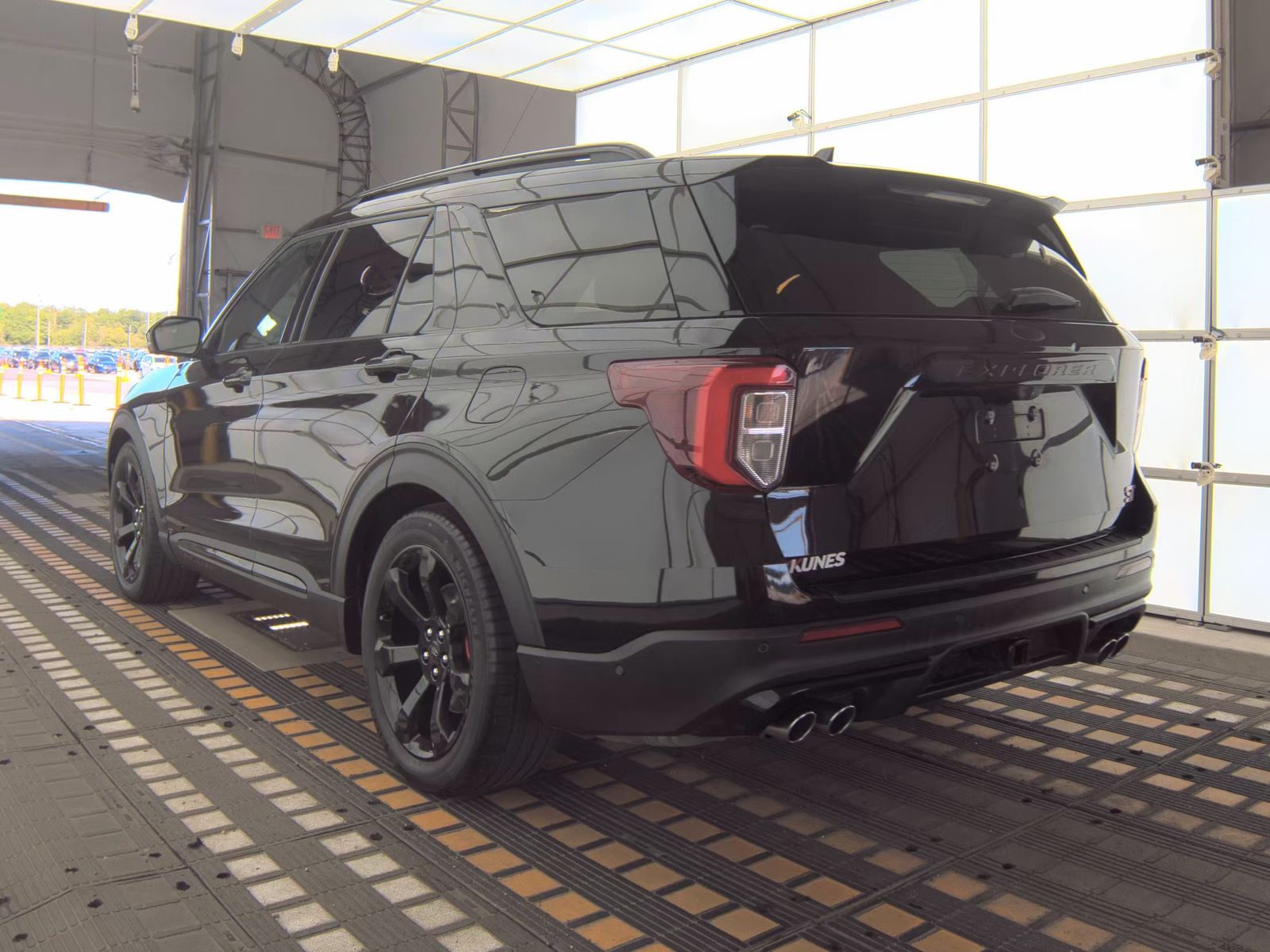 FORD EXPLORER - 9
