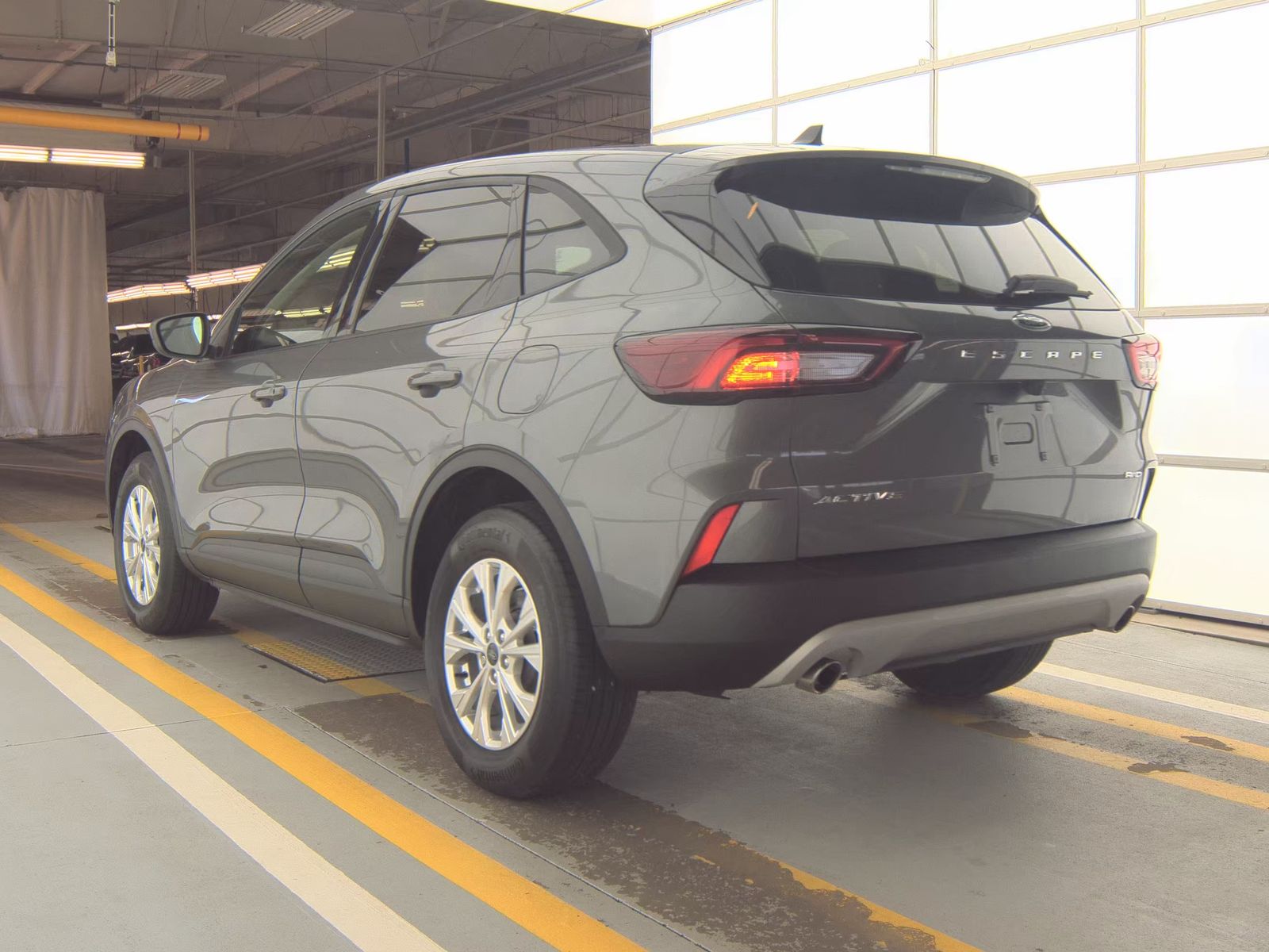 FORD ESCAPE - 9