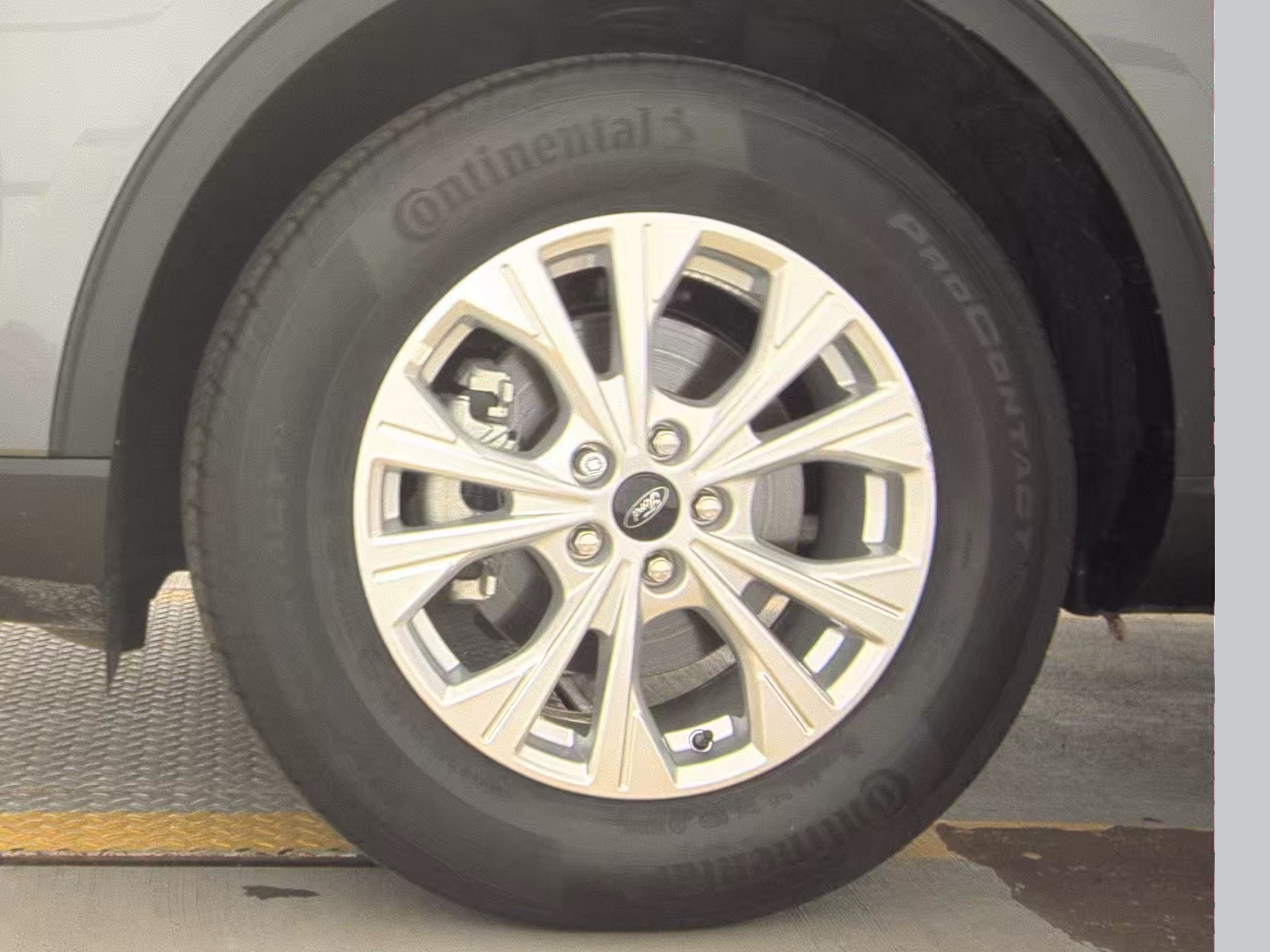 FORD ESCAPE - 10