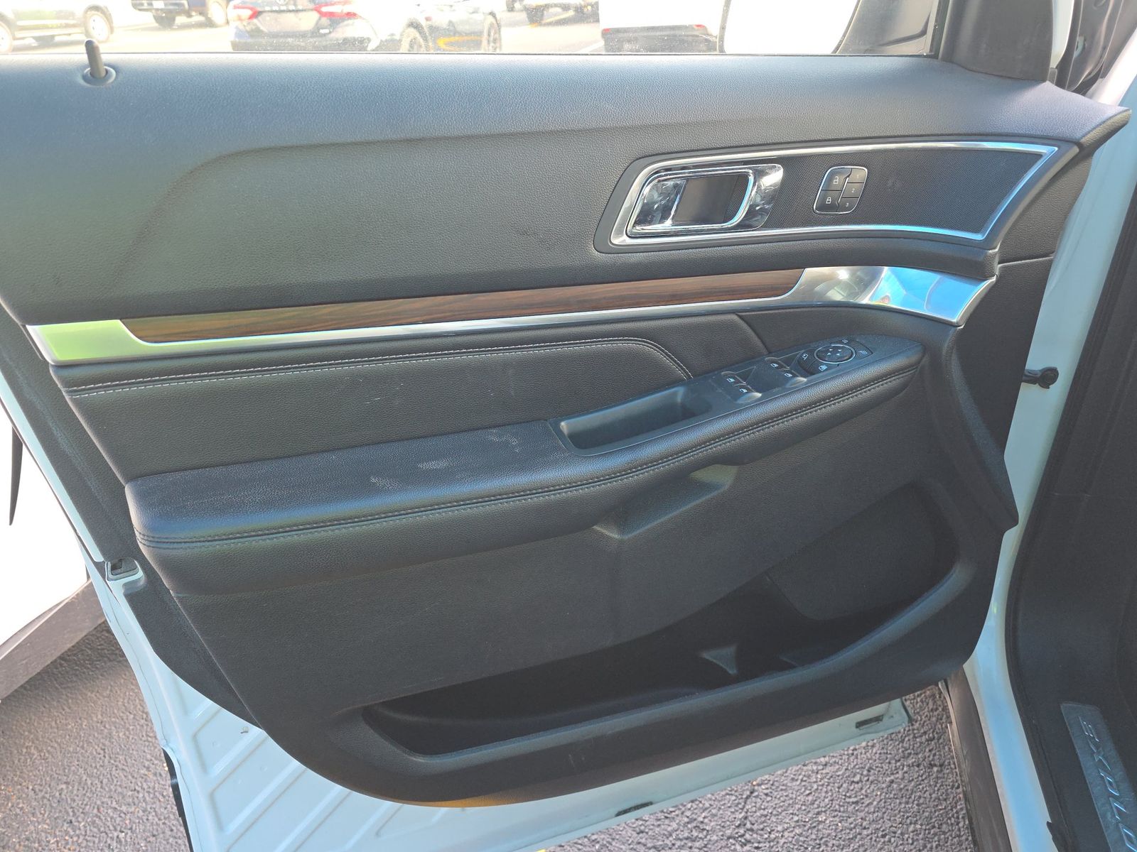 FORD EXPLORER - 10