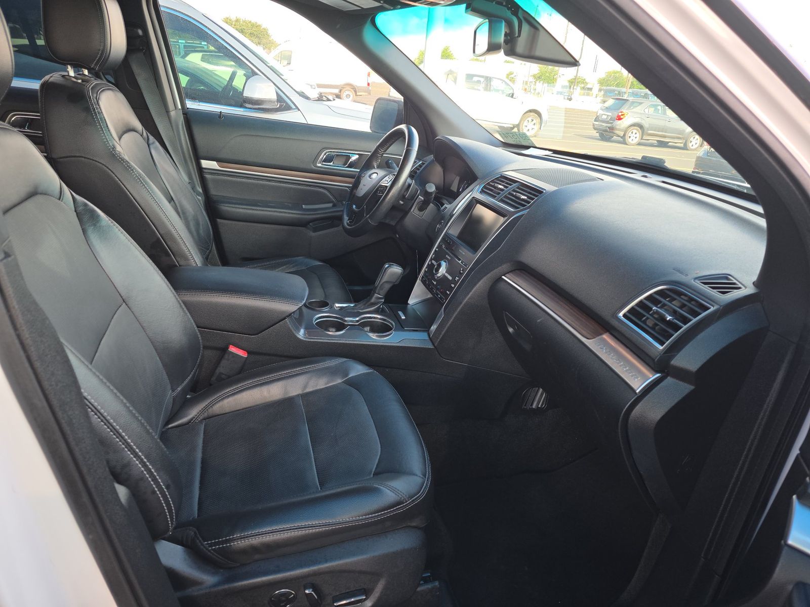 FORD EXPLORER - 9
