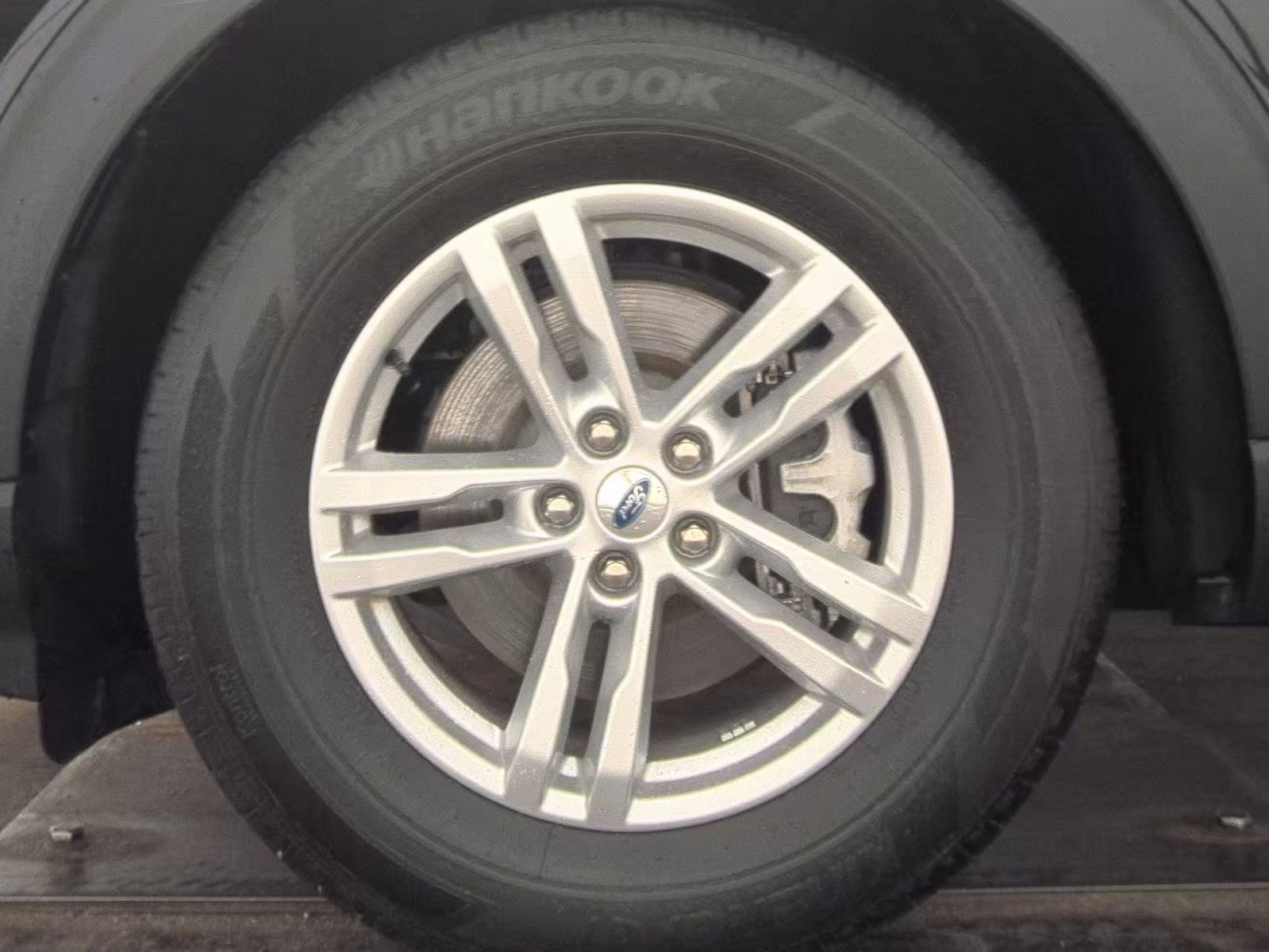 FORD EXPLORER - 10