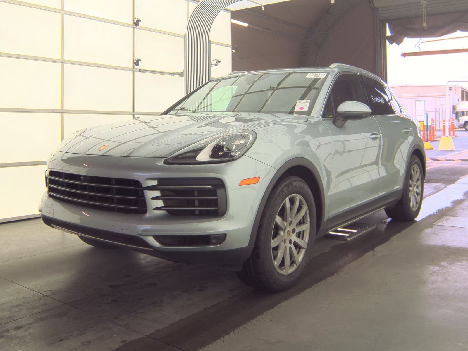 PORSCHE CAYENNE - 1