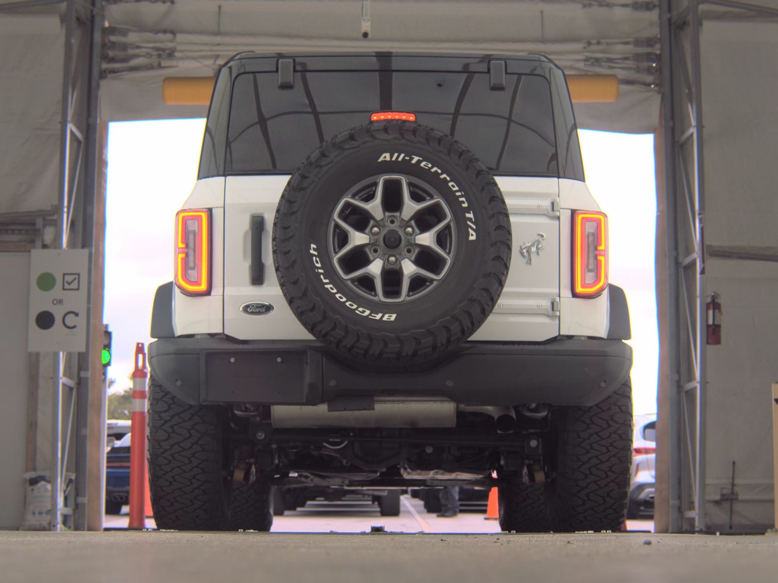 FORD BRONCO - 8