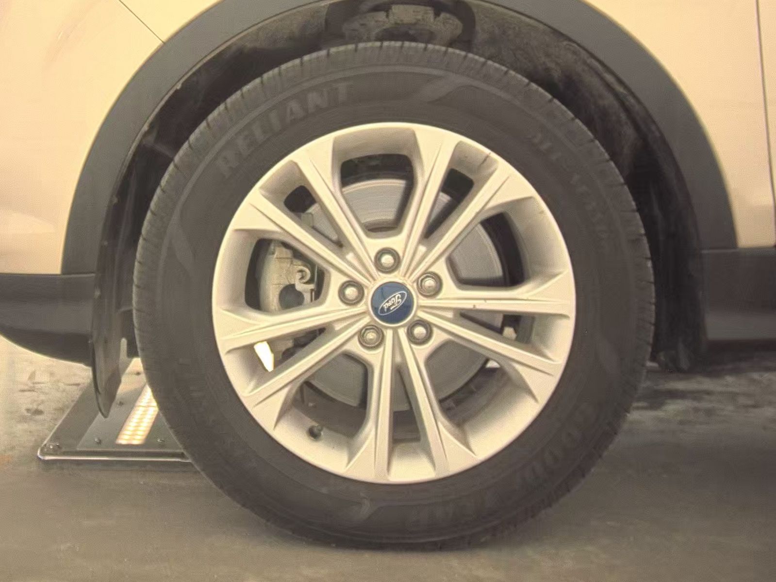 FORD ESCAPE - 10